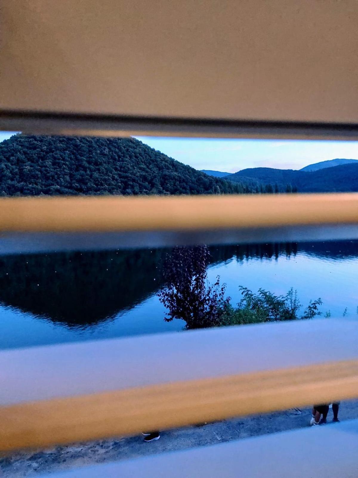 Le Finestre Sul Lago Пьедилуко Экстерьер фото