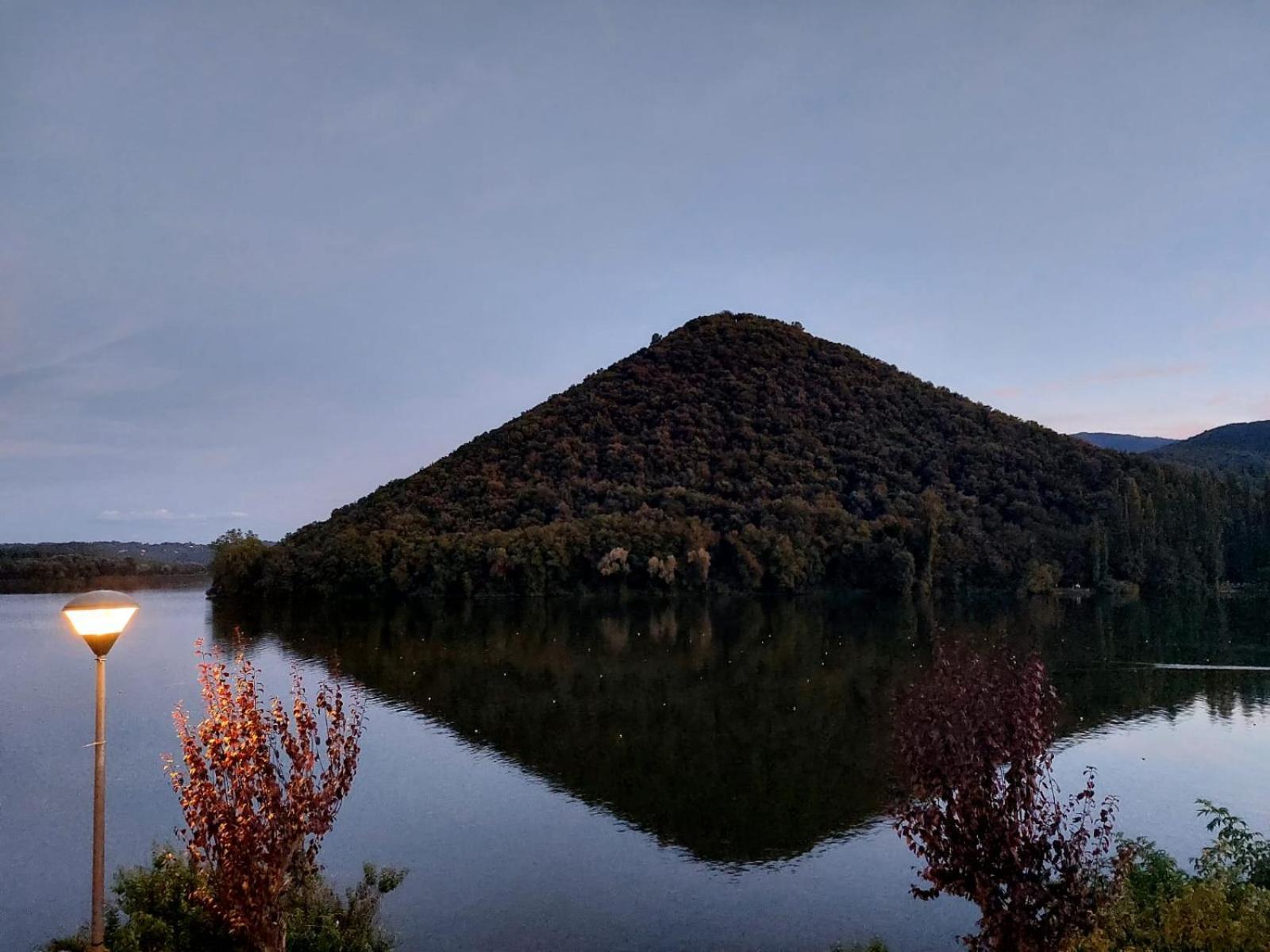 Le Finestre Sul Lago Пьедилуко Экстерьер фото